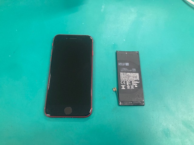 iPhone SE 第3世代 のバッテリー交換を行いました